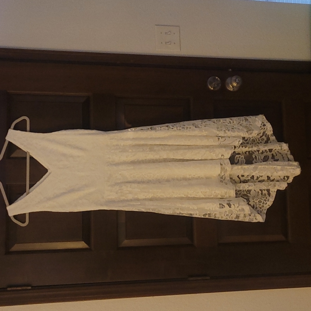 Lace High-Low Dress Sleevless